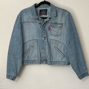 Levi's Women's Light Blue Denim Jean Jacket